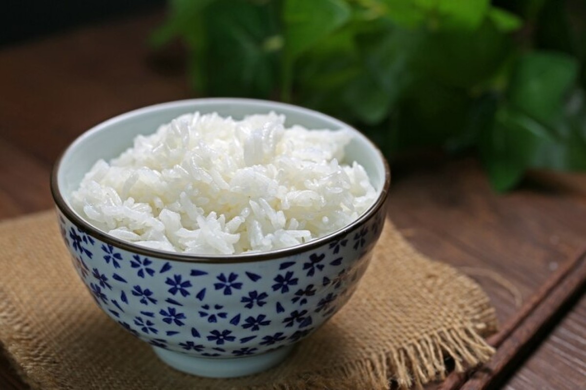 Bahaya! Nasi Ini Bisa Bikin Kamu Lahap Makan, Resep Nasi Tutug Teri Ala Sunda