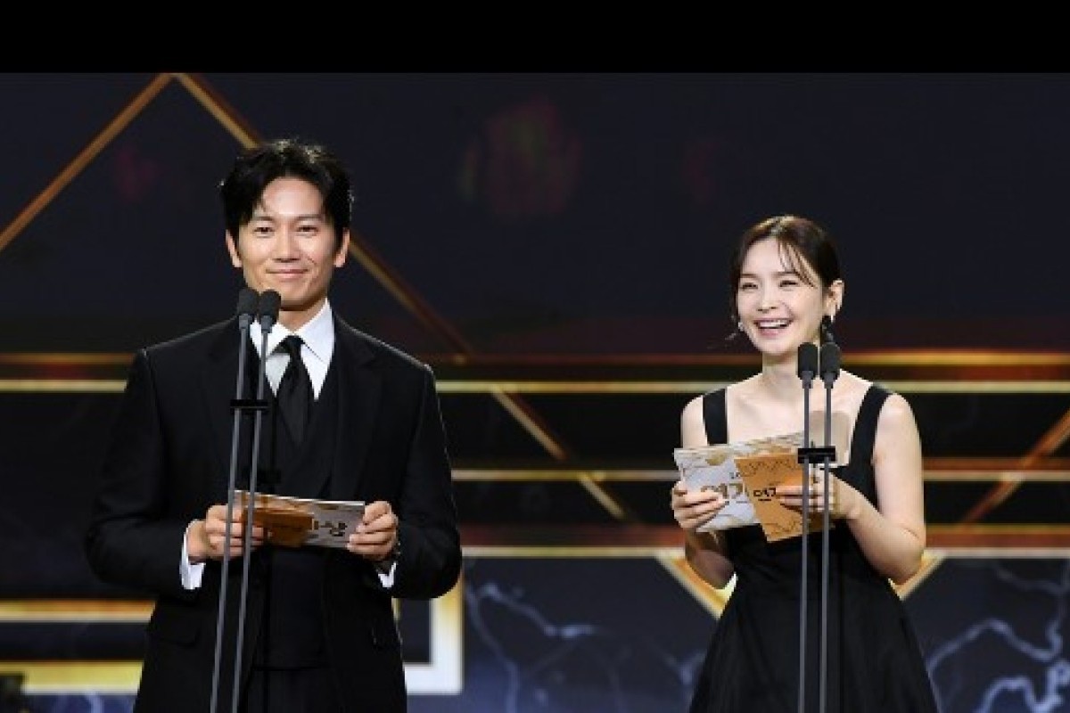 Daftar Lengkap Pemenang SBS Awards 2023, Posisi Daesang Diraih Siapa? Cek Aktor Aktris Favorit Anda Disini